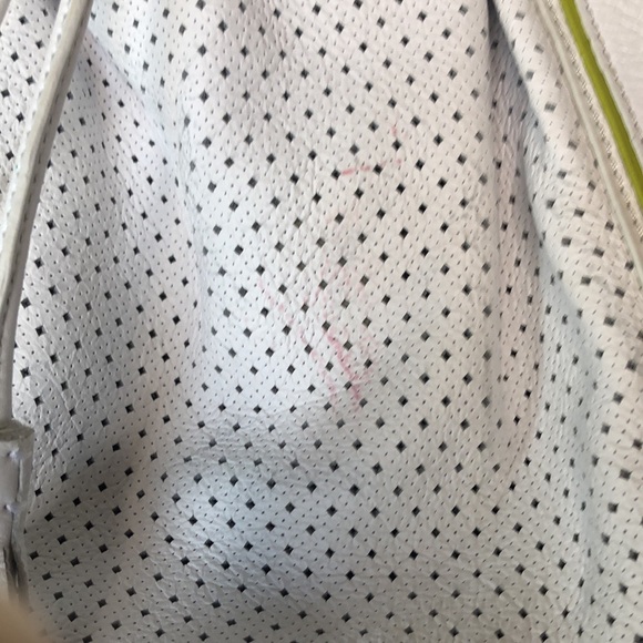 FRANCESCO BIASIA white leather lime green trimmed hobo style shoulder bag. - Picture 4 of 14